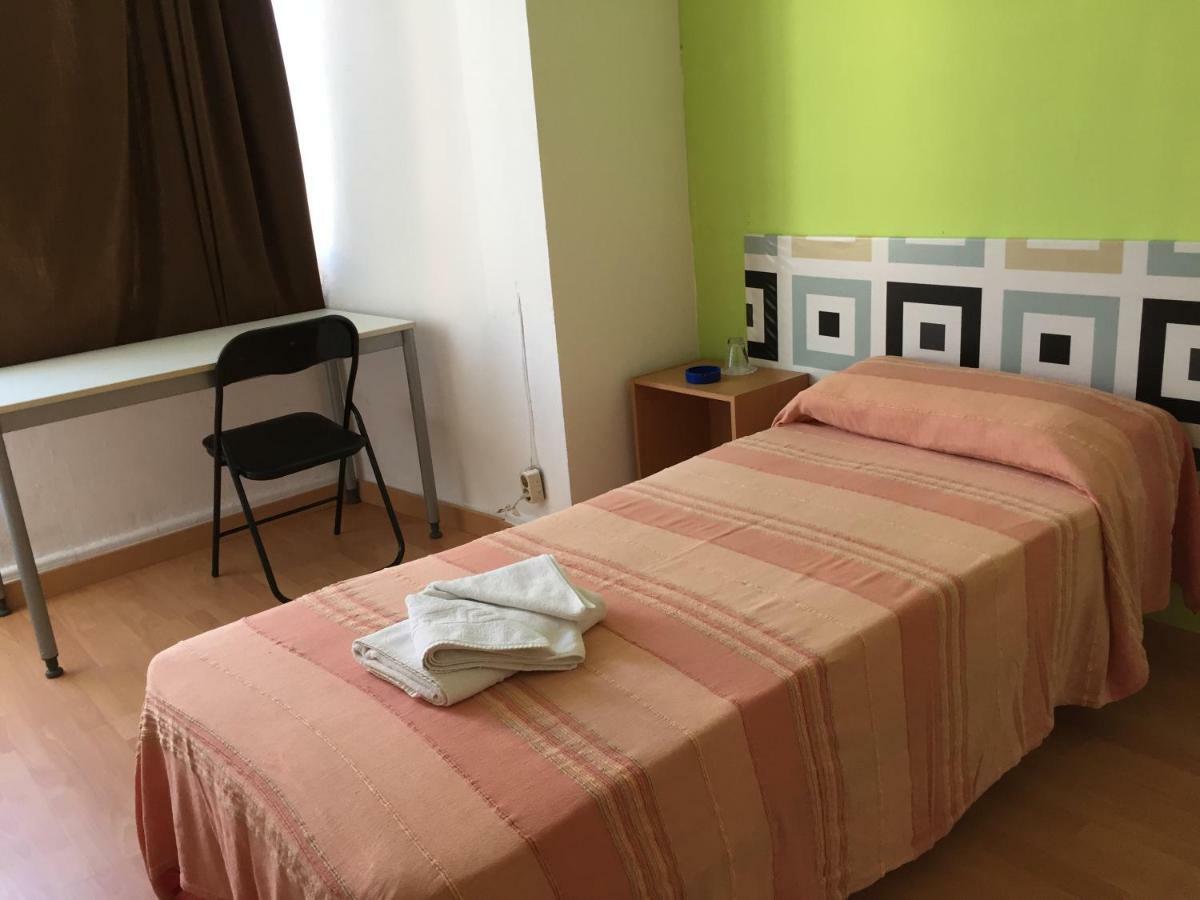 Pension Alberdi - Barcelona — Photos 1
